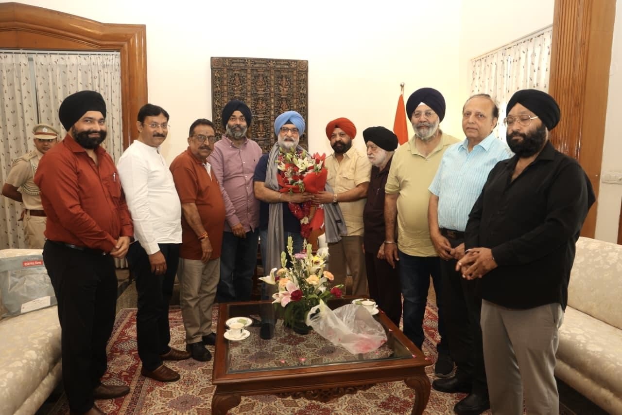 A delegation of senior members of the Janakpuri RWA and Group of Gurudwaras, called on Hon’ble Lt. Governor.