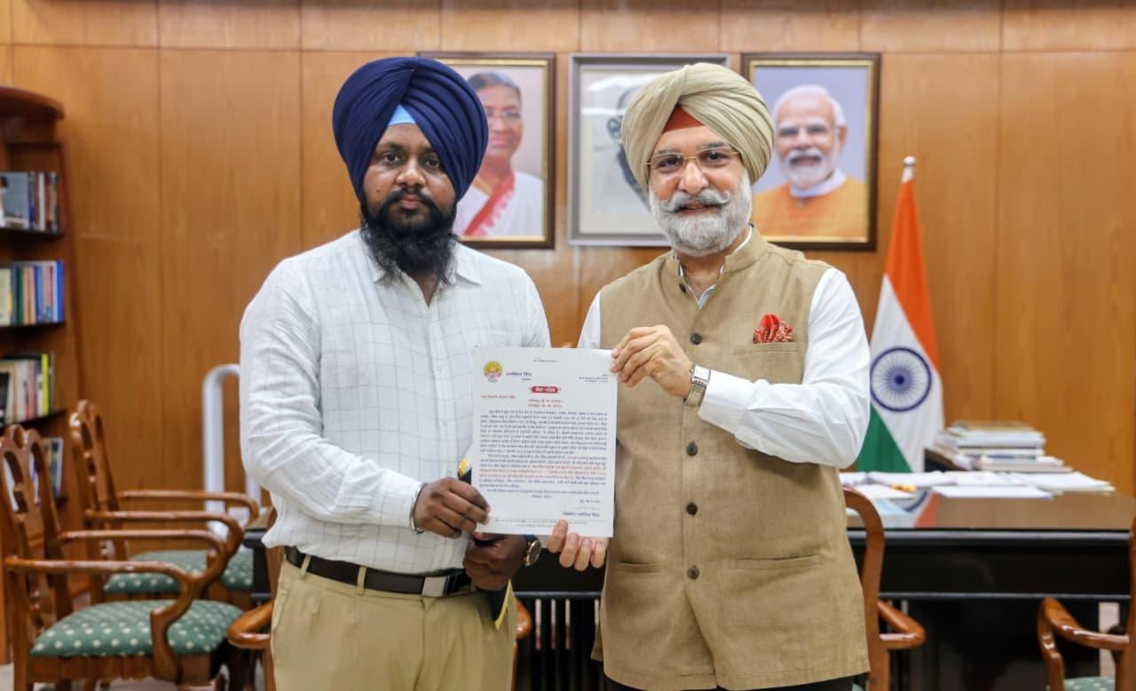 Sardar Surinder Pal Singh of Shiromani Gurdwara Parbandhak Committee, Sri Amritsar Sahib, called on Hon’ble Lt.…