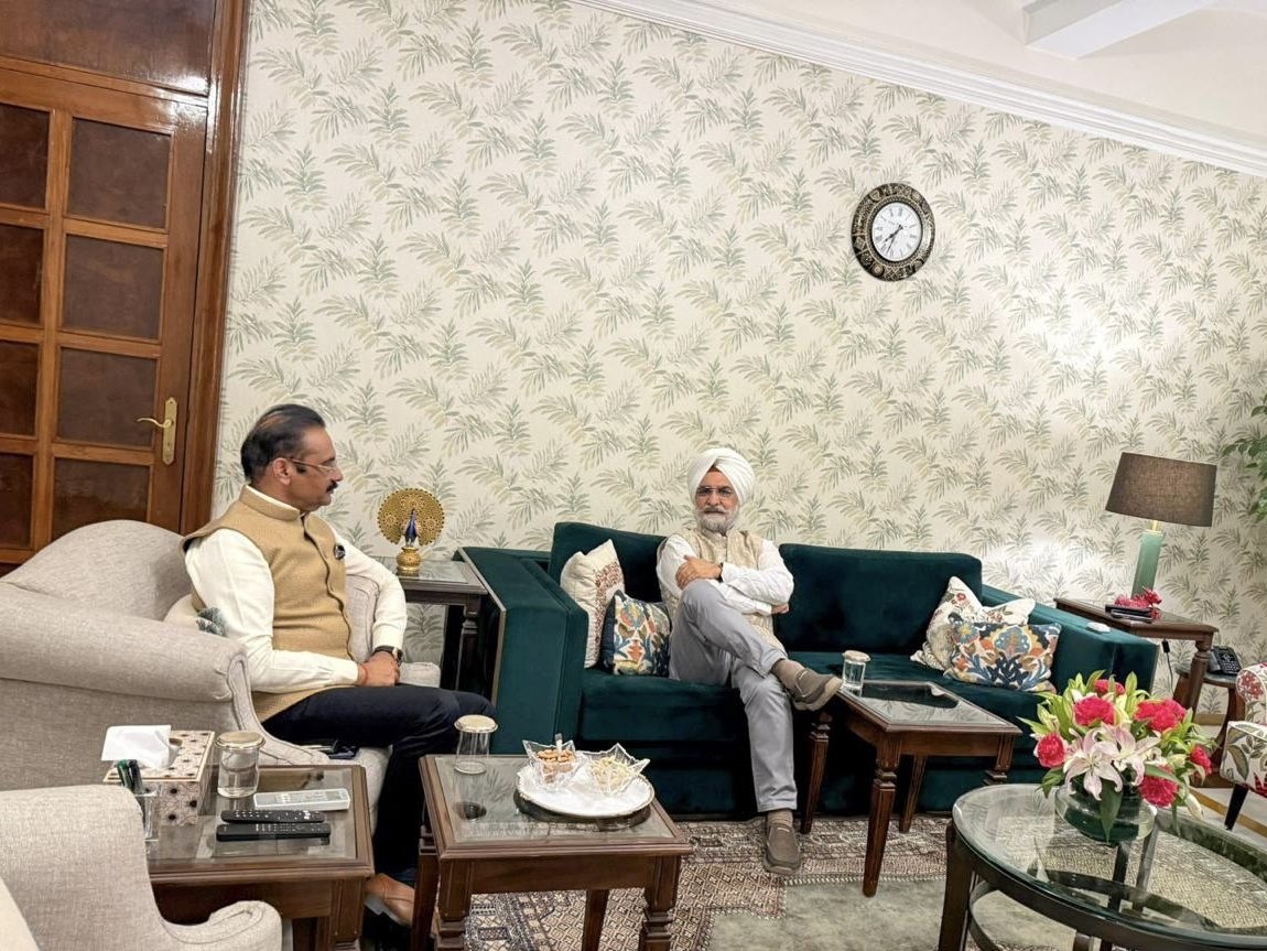 Hon’ble Lt. Governor met Hon’ble Member of Parliament, Dr. Ashok Mittal.