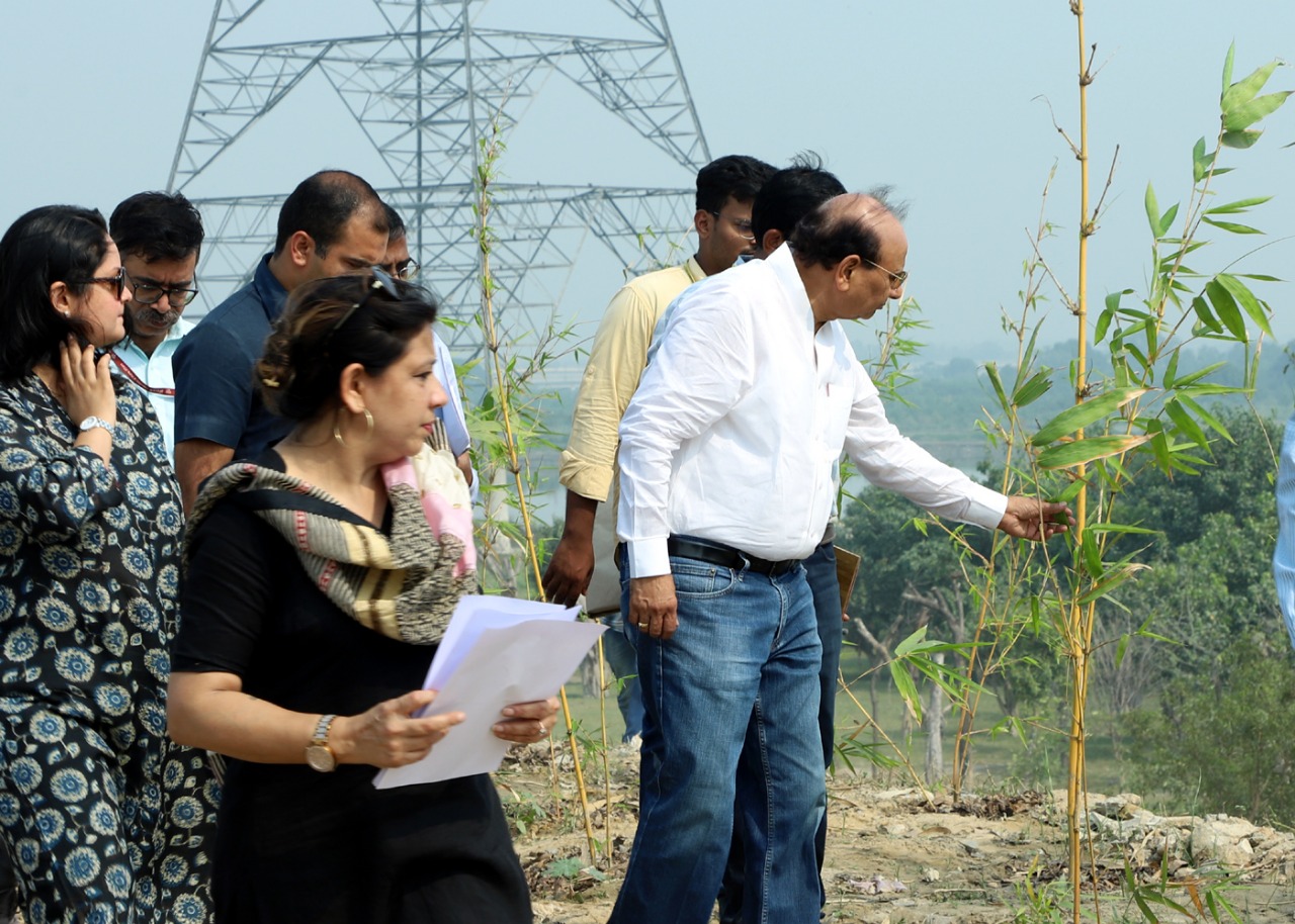 Hon’ble Lt. Governor took stock of progress of works on the upcoming Baansera- बांसेरा on the banks of Yamuna.