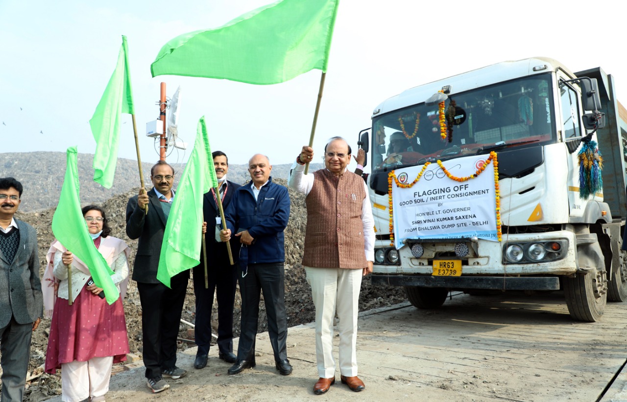 Hon’ble Lt. Governor inspected Trucks carrying bio-mining waste in sanitary landfill at Bhalswa.