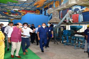 Hon'ble Lt. Governor visited Material Recovery Facility – ‘Swachhta Kendra’ of MCD at Dwarka.