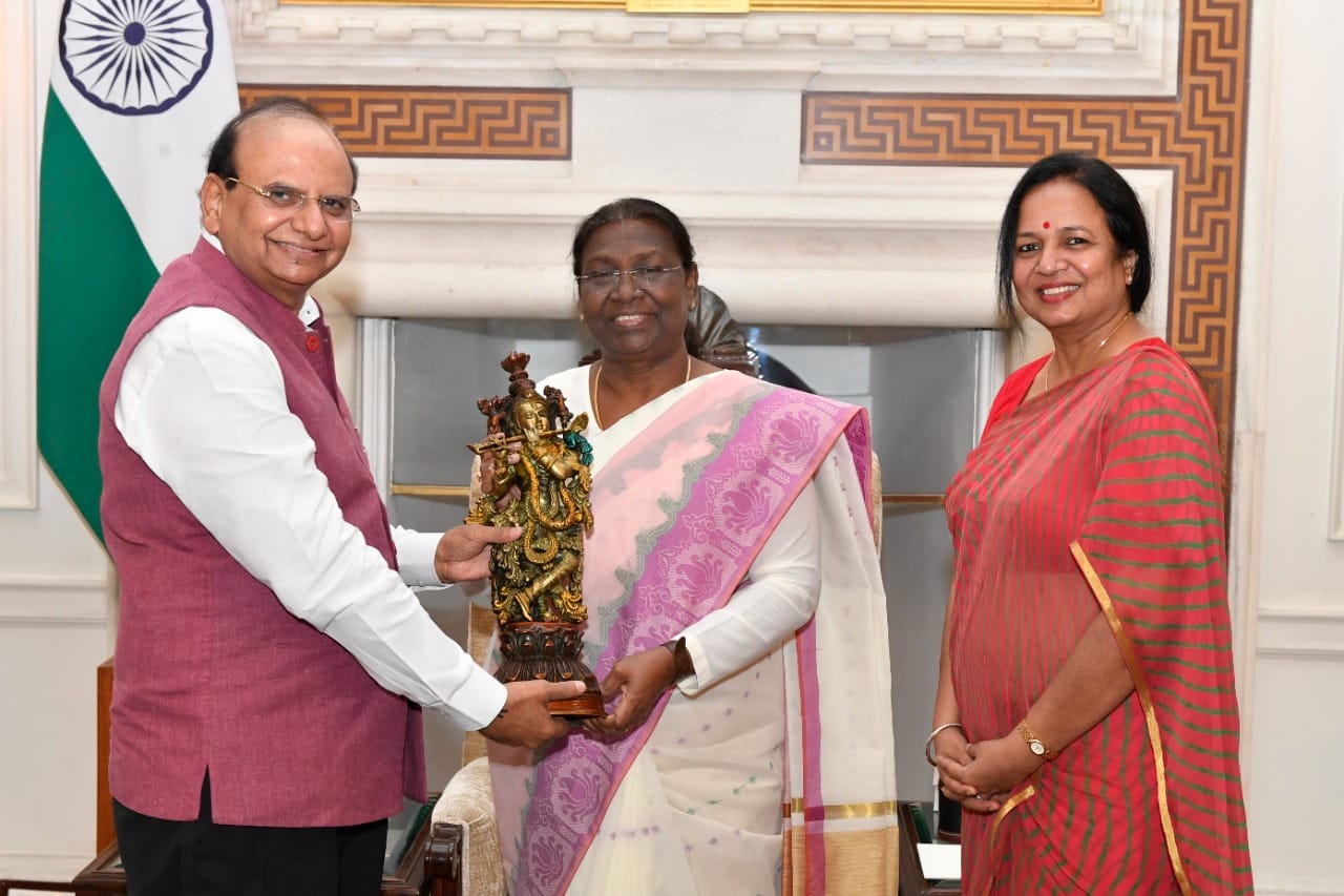 Hon'ble Lt. Governor called on the Hon'ble President of India Smt. Droupadi Murmu Ji.