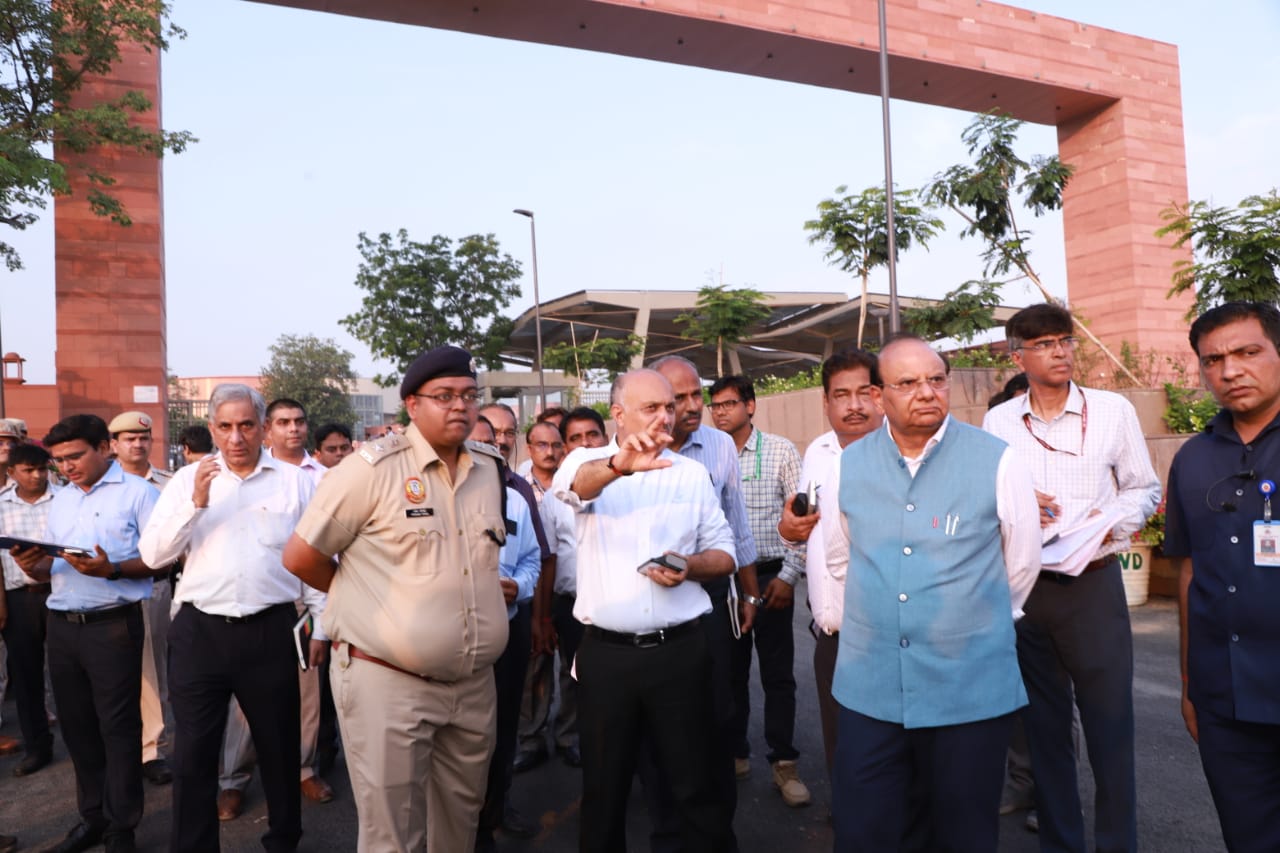 माननीय उपराज्यपाल ने 24 जुलाई, 2023 को आईटीपीओ, प्रगति मैदान के आसपास क्षेत्र के सौंदर्यीकरण कार्यों की समीक्षा की।