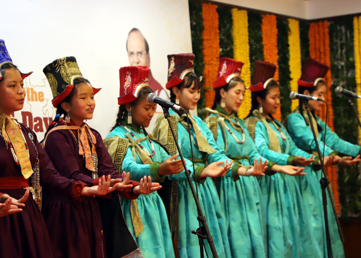 माननीय उपराज्यपाल ने राज निवास में लद्दाख और जम्मू-कश्मीर का स्थापना दिवस मनाया।