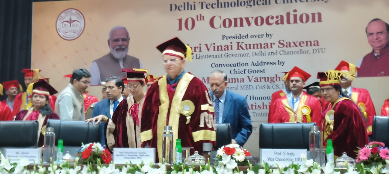 माननीय उपराज्यपाल ने दिल्ली प्रौद्योगिकी विश्वविद्यालय के 10वें दीक्षांत समारोह की अध्यक्षता की।