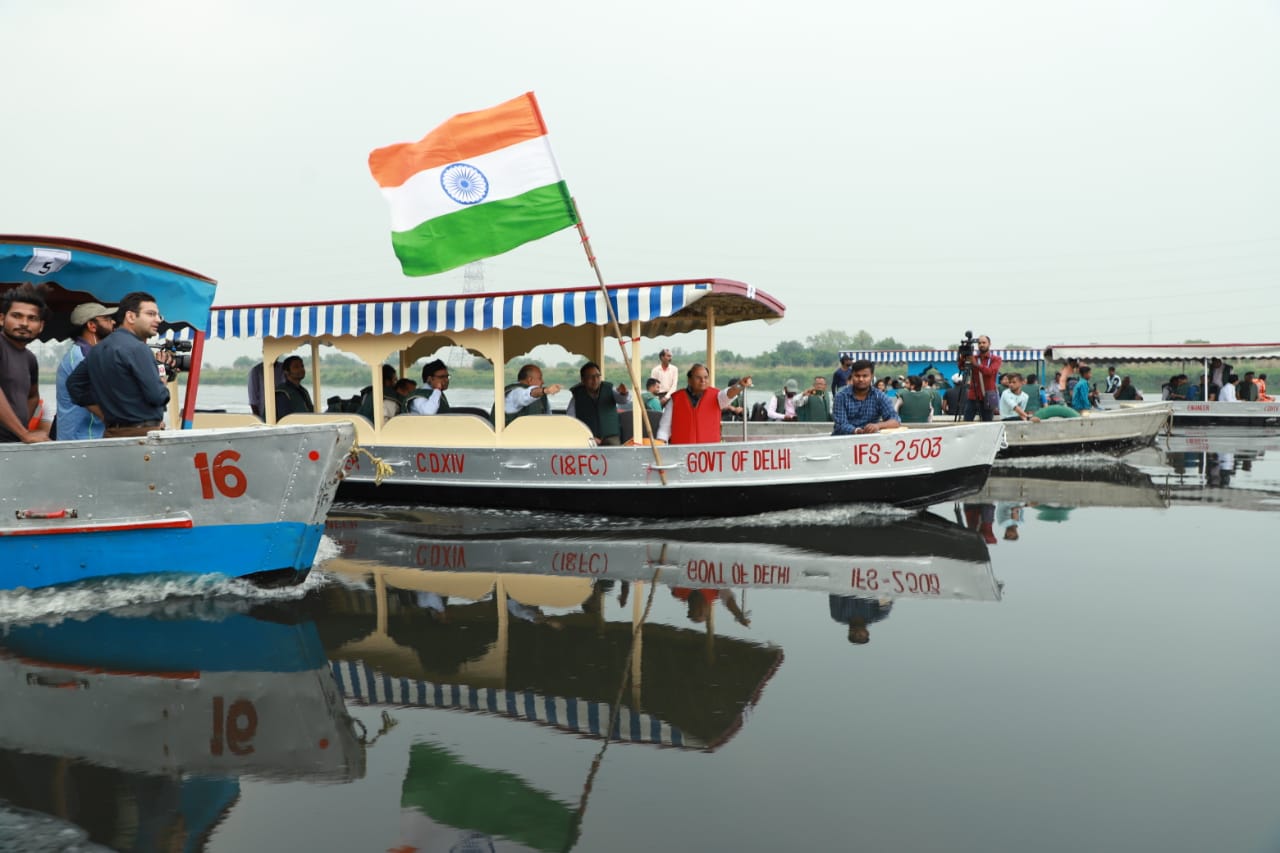 Hon’ble Lt. Governor inspected 11-km Signature Bridge-ITO Barrage stretch of Yamuna on completion of 1st phase of HLC-…