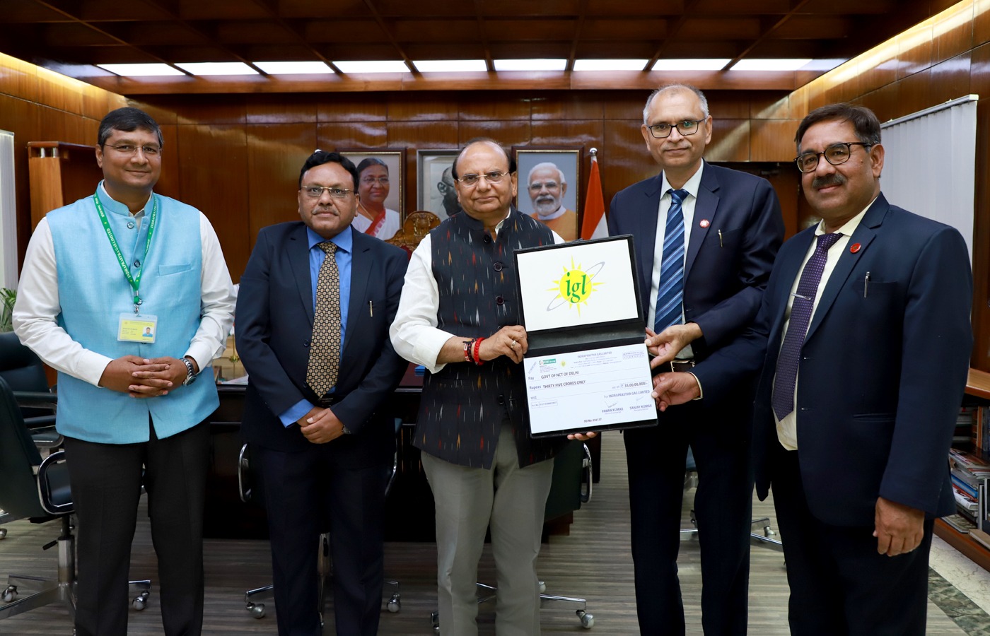 Hon’ble Lt. Governor Received 2nd Interim Dividend Cheque Of Rs.35 Cr For FY 2022-23 From Indraprastha Gas Ltd (IGL).
