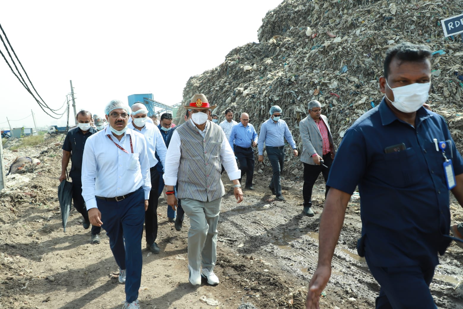 Hon’ble Lt. Governor visited the 3 Landfill Sites at Okhla, Ghazipur & Bhalswa.