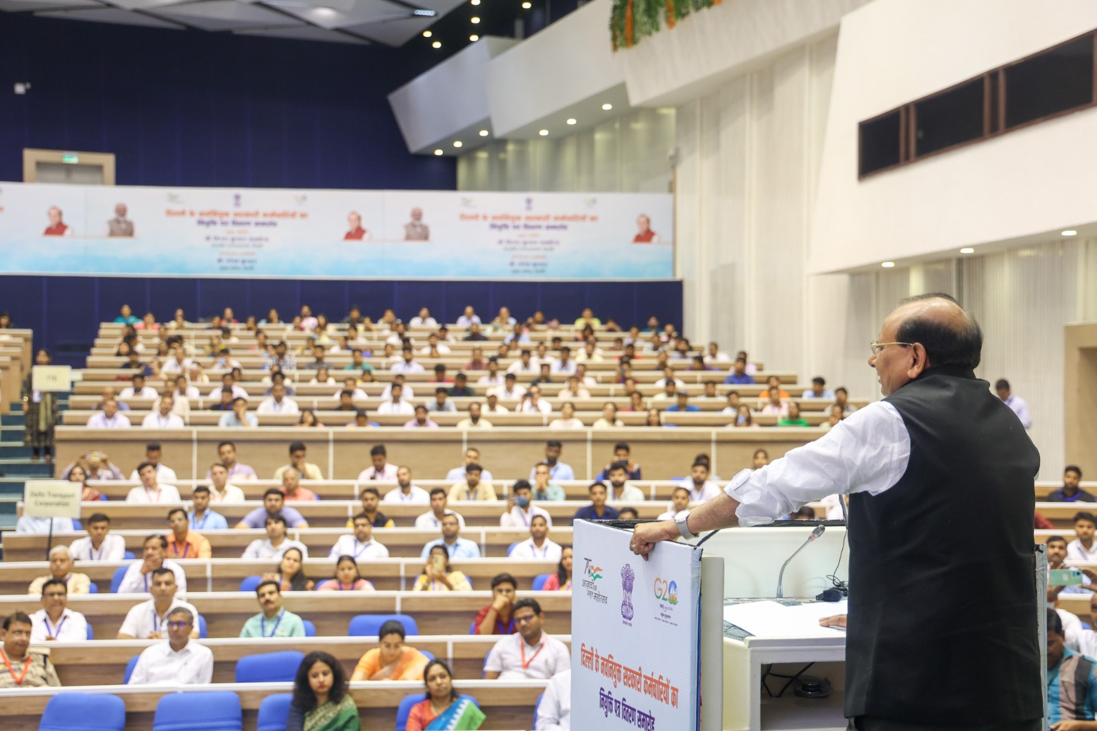 माननीय उपराज्यपाल ने 30 जून, 2023 को विज्ञान भवन में दिल्ली सरकार में नवनियुक्त 849 युवाओं को नियुक्ति पत्र सौंपे।