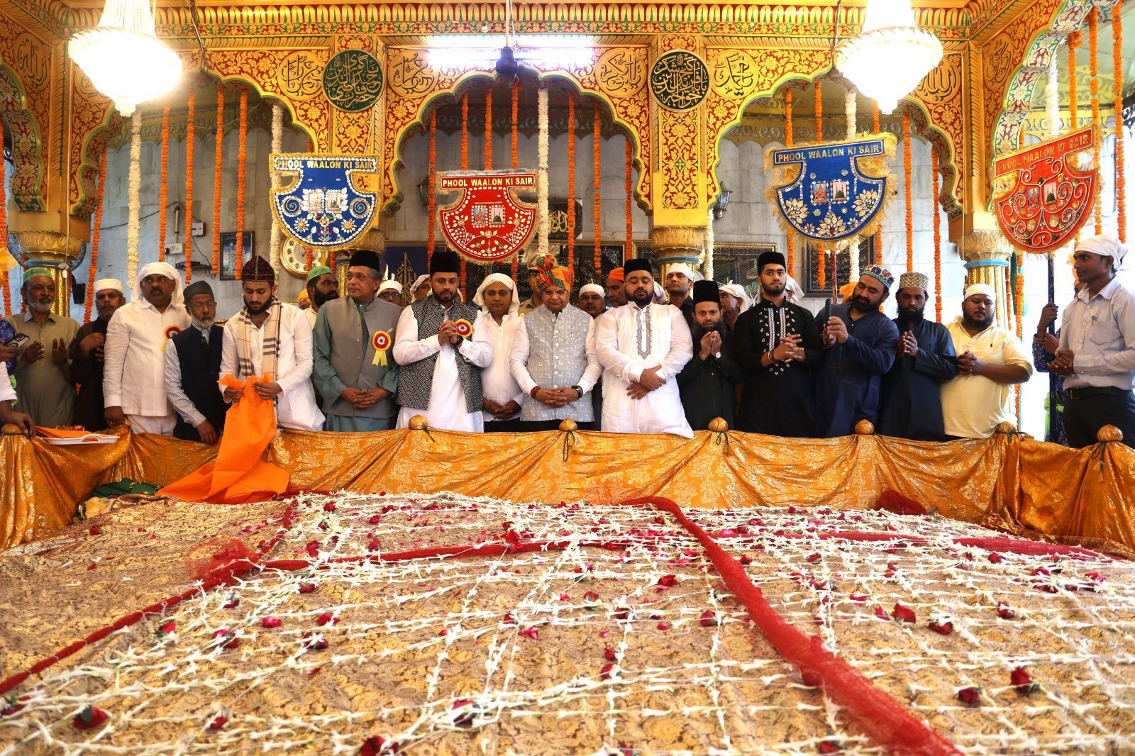Hon’ble Lt. Governor presented floral chadar at the Dargah of Khawaja Qutubuddin Bakhtiar Kaaki on the occasion of ‘…