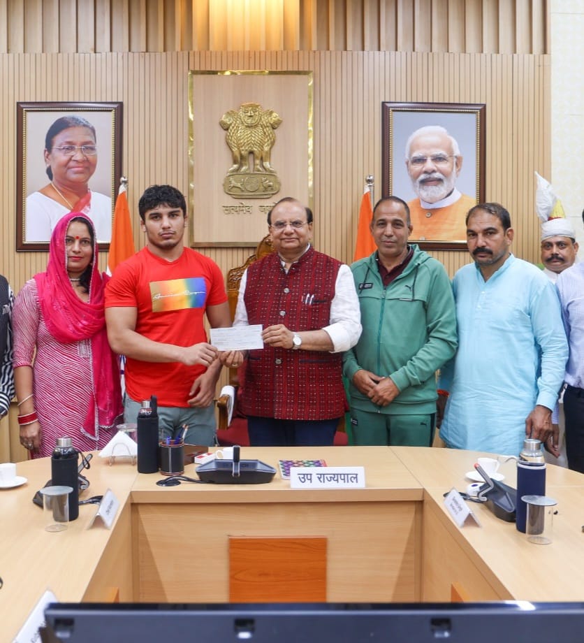 माननीय उपराज्यपाल ने राज निवास में विभिन्न स्तरों पर पदक विजेताओं-युवा और उभरते पहलवानों को सम्मानित किया।