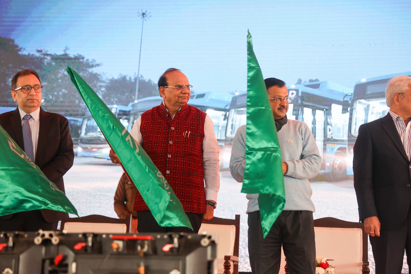 माननीय उपराज्यपाल ने माननीय मुख्यमंत्री श्री अरविंद केजरीवाल और परिवहन मंत्री श्री कैलाश गहलोत के साथ 500 इलेक्ट्रिक…