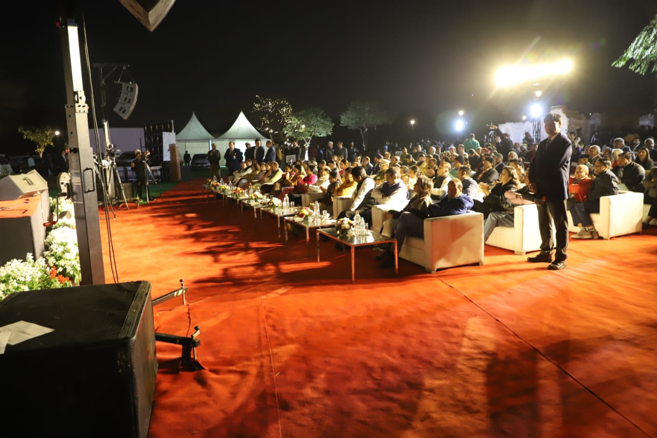 Hon’ble Lt. Governor enjoyed Bhajan renditions by Radhika Chopra Ji on the 1st day of Fusion Festival at DDA's…
