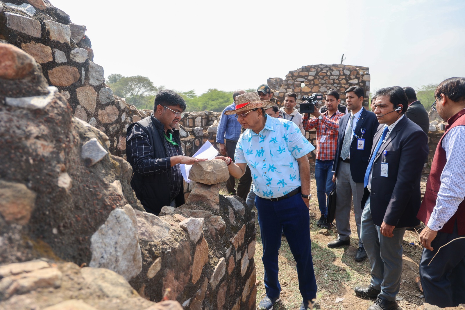 Hon’ble Lt. Governor visited several heritage monuments in DDA Mehrauli Archaeological Park & Sanjay Van.