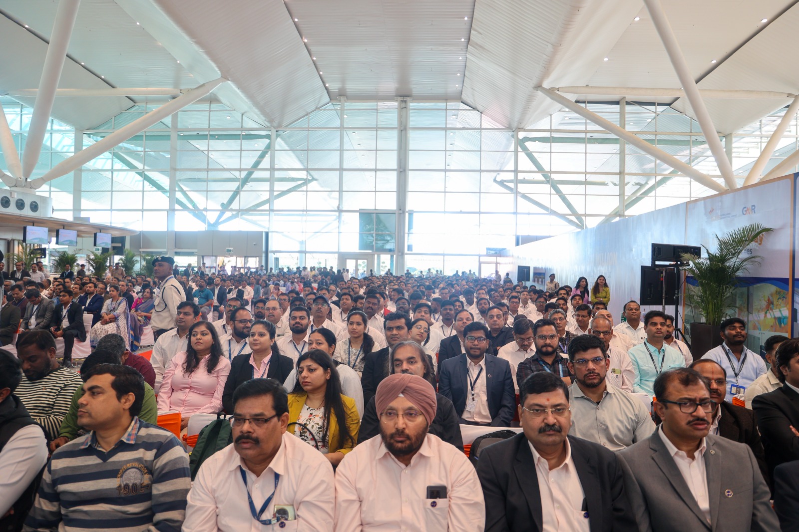 Hon’ble Lt. Governor took part of the inauguration of Expanded Terminal-I of Delhi Airport, alongwith Union MOS Shri Gen VK Singh in Delhi, by Hon'ble PM Shri Narendra Modi JI, virtually from Azamgarh in UP. The simultaneous inauguration of 12 airport terminals and foundation laying of 04 new ones by Hon'ble PM today, indeed is another step forward towards #ViksitBharat@2047.
