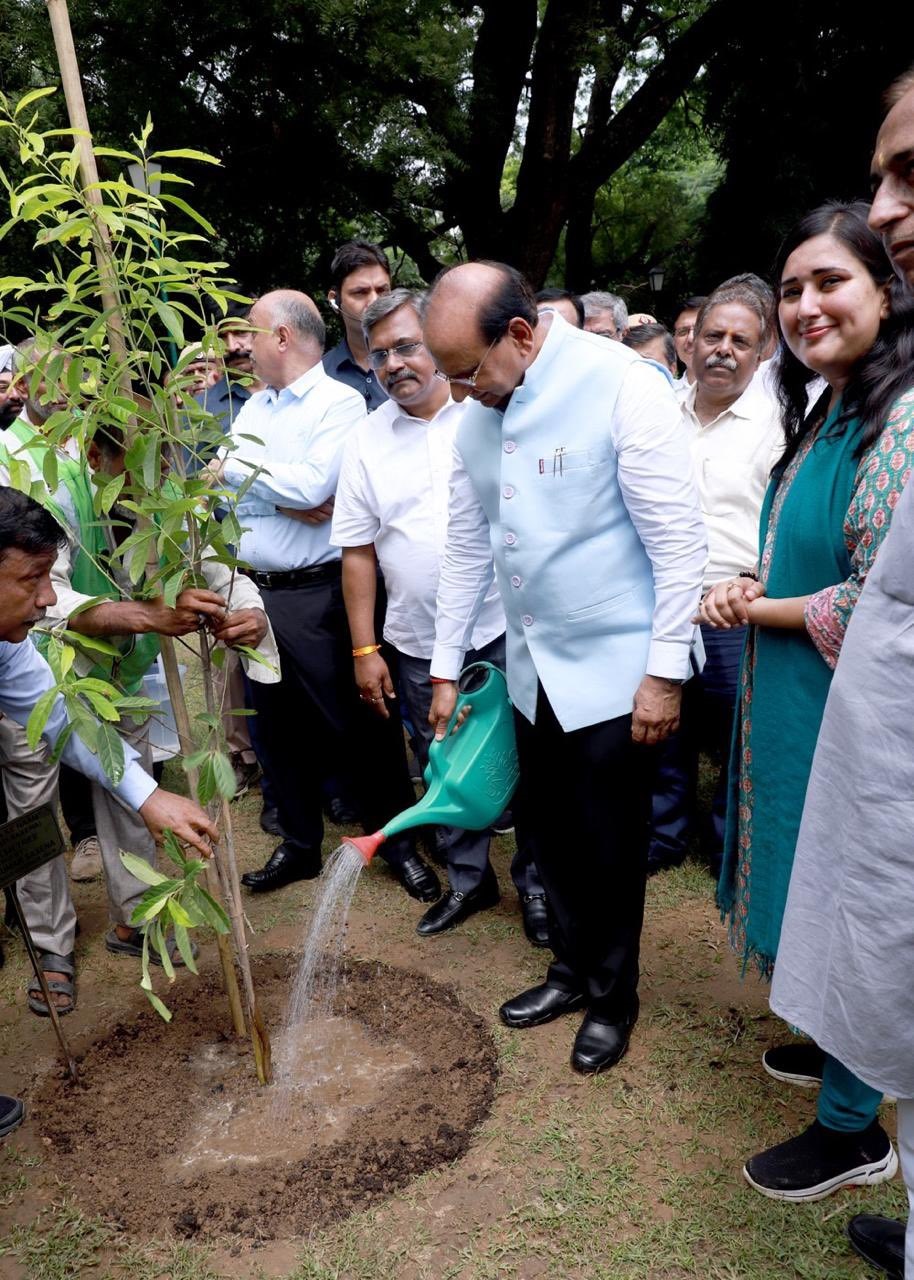 Hon’ble Lt. Governor planted a “Rudraksh” sapling in the holy month of Saawan, at Lodhi Garden, along with Hon’ble MP Ms. Bansuri Swaraj ji, under #EkPedMaaKeNaam campaign launched by Hon'ble Prime Minister. Hon’ble Lt. Governor also joined Hon’ble Lok Sabha Speaker Shri Om Birla ji in tree plantation at his residence.