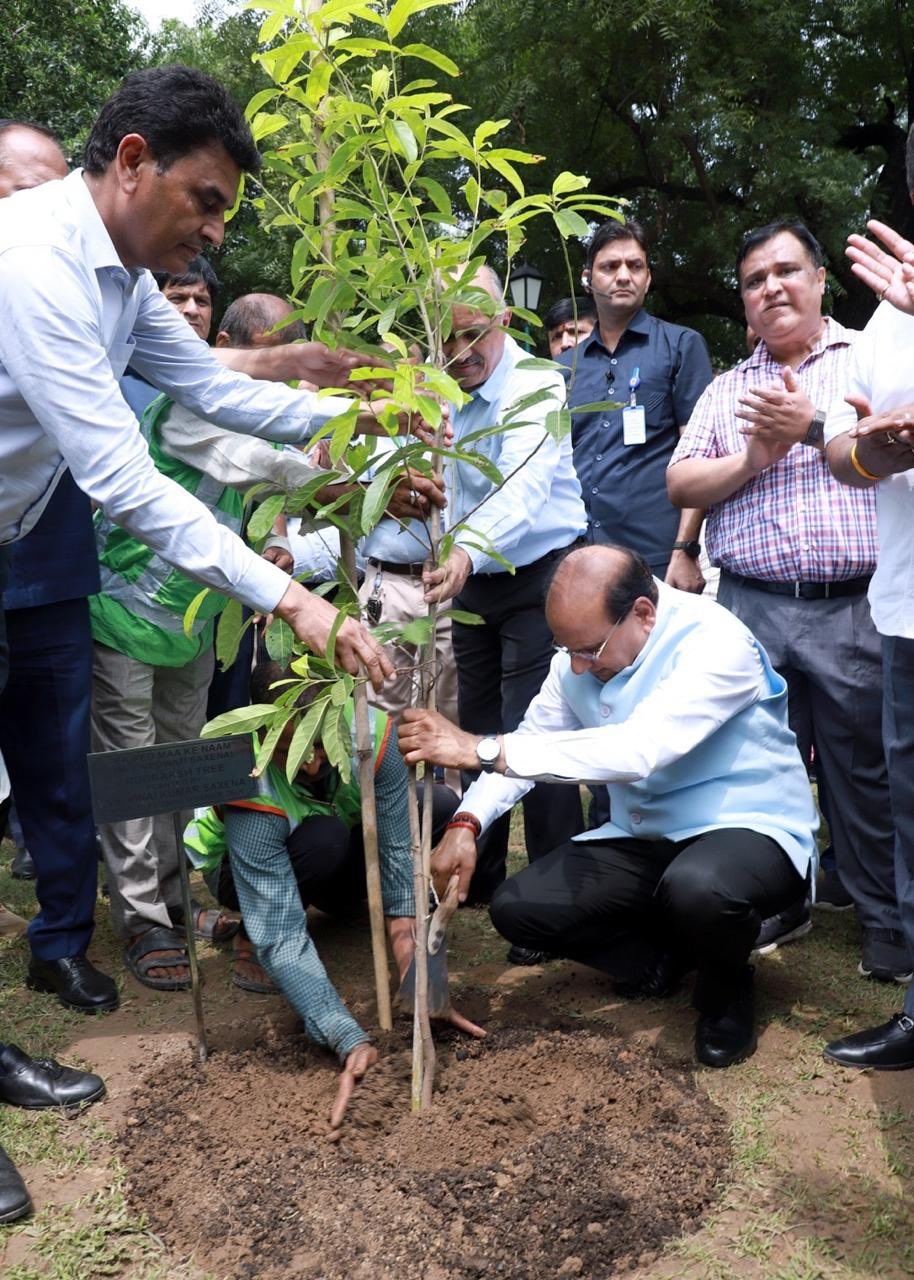 Hon’ble Lt. Governor planted a “Rudraksh” sapling in the holy month of Saawan, at Lodhi Garden, along with Hon’ble MP…