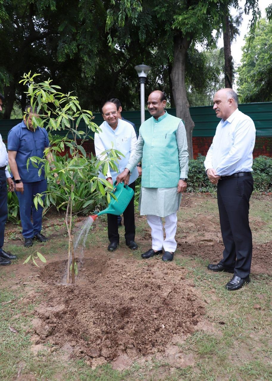 Hon’ble Lt. Governor planted a “Rudraksh” sapling in the holy month of Saawan, at Lodhi Garden, along with Hon’ble MP Ms. Bansuri Swaraj ji, under #EkPedMaaKeNaam campaign launched by Hon'ble Prime Minister. Hon’ble Lt. Governor also joined Hon’ble Lok Sabha Speaker Shri Om Birla ji in tree plantation at his residence.