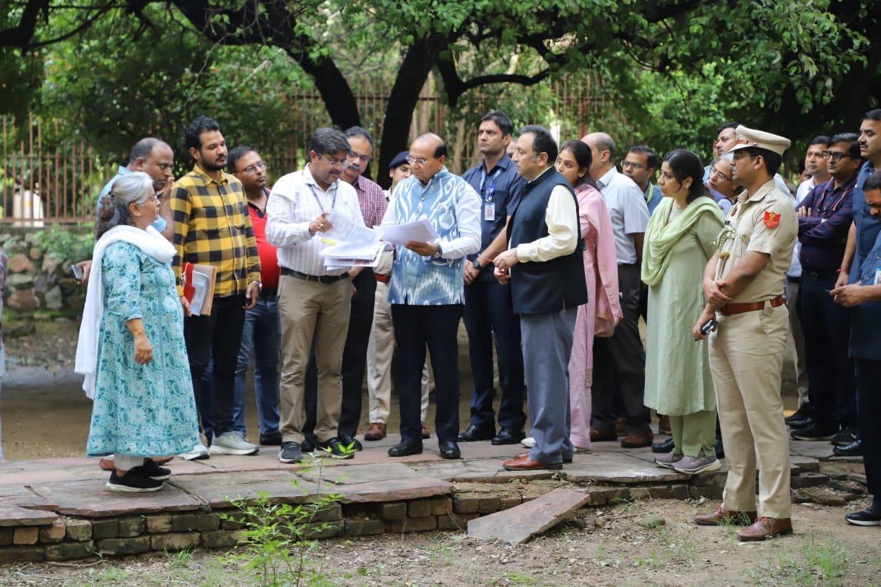 Hon’ble Lt. Governor inspected the progress of restoration works at the Mughal Era Shalimar Bagh – Sheesh Mahal in…