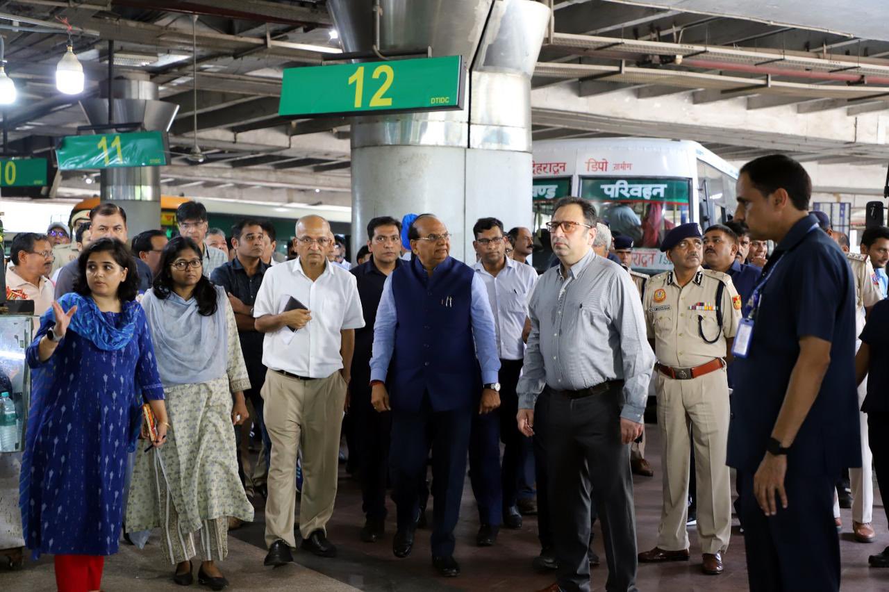 Hon’ble Lt. Governor inspected the ISBT at Kashmere Gate and the stretch on Rani Jhansi Road from Filmistan to Pusa…