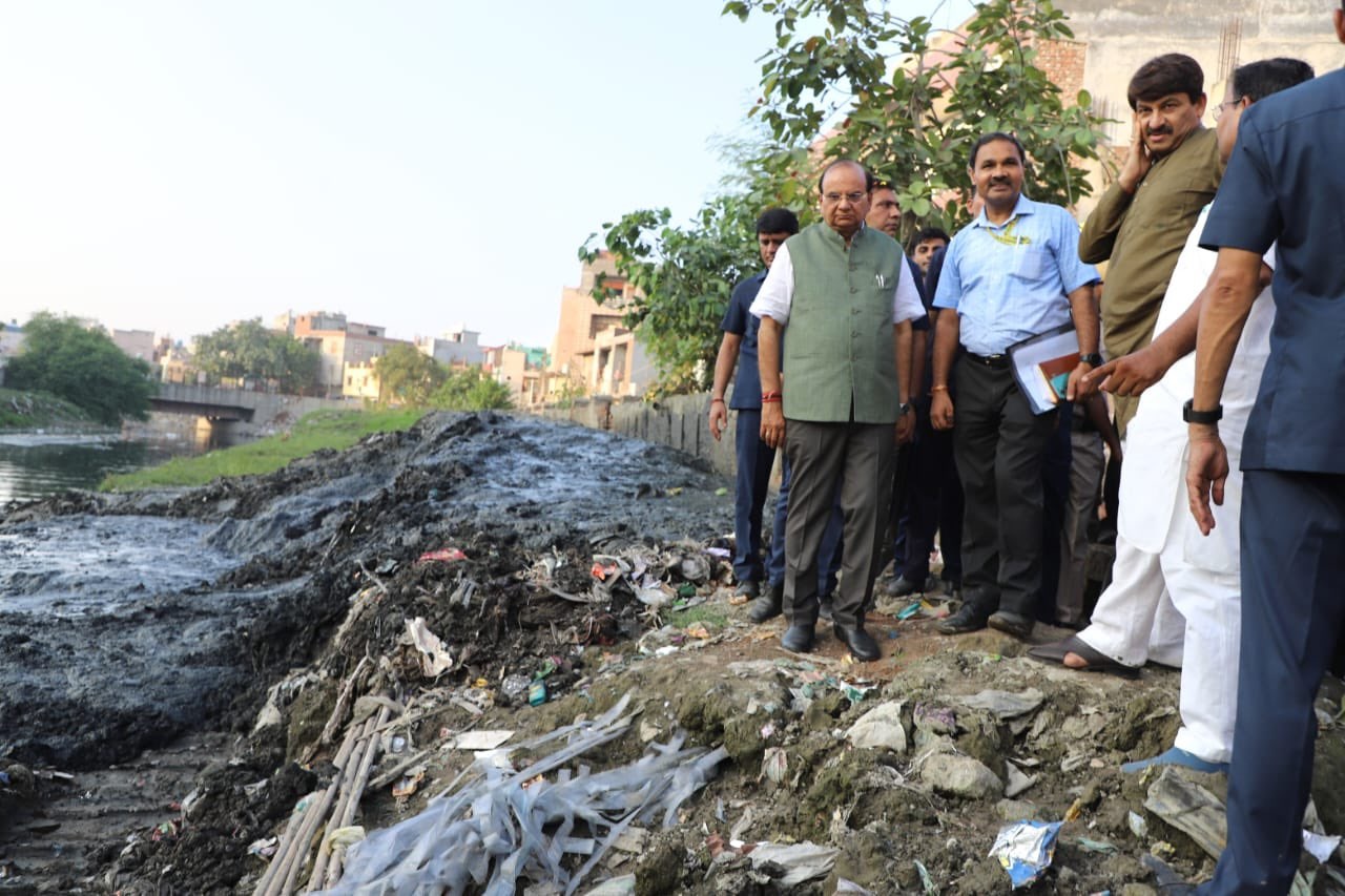 Hon'ble Lt. Governor inspected Gokul Puri, Khajuri, Bhajanpura, Mustafabad and Karawal Nagar in North East Delhi-…