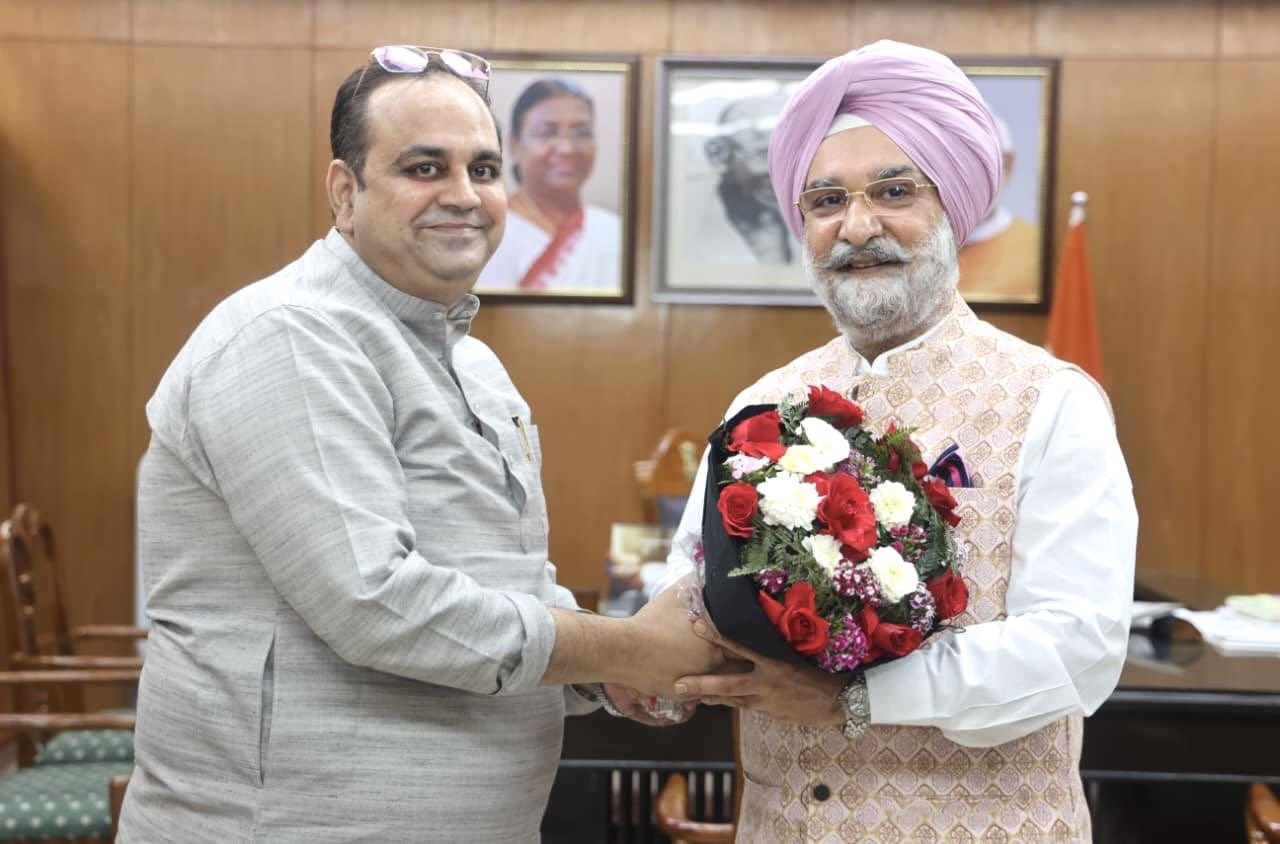 Shri Pankaj Kumar Singh, Minister, GNCTD called on Hon’ble Lt. Governor.