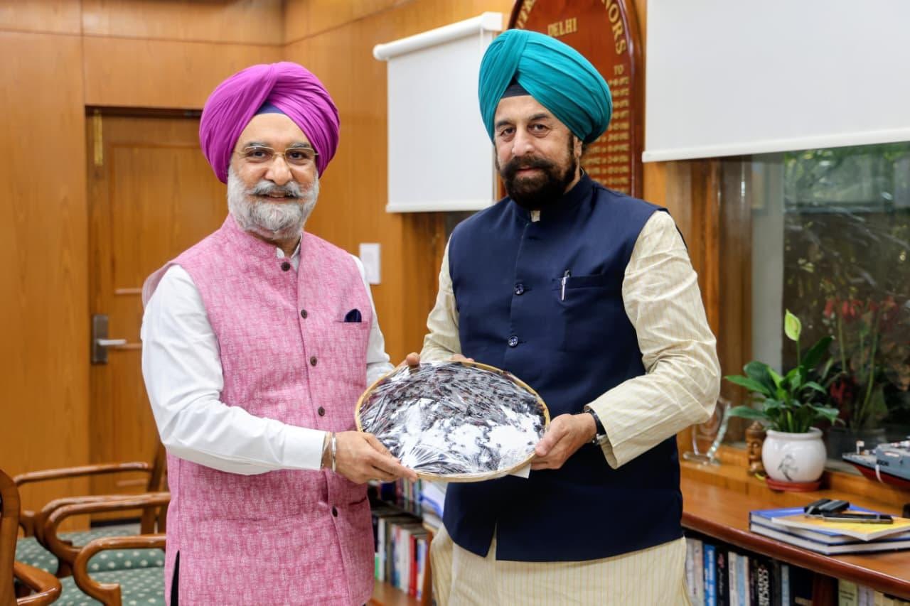 Sardar RP Singh Khalsa, National Spokesperson, BJP and former MLA, called on Hon’ble Lt. Governor.