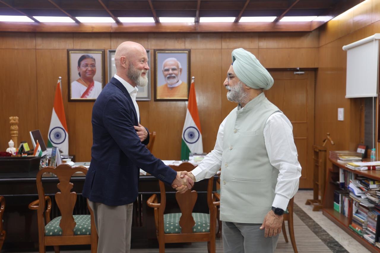 Mr. Patrik Antoni, CEO, IKEA India, along with his team, called on Hon'ble Lt. Governor.