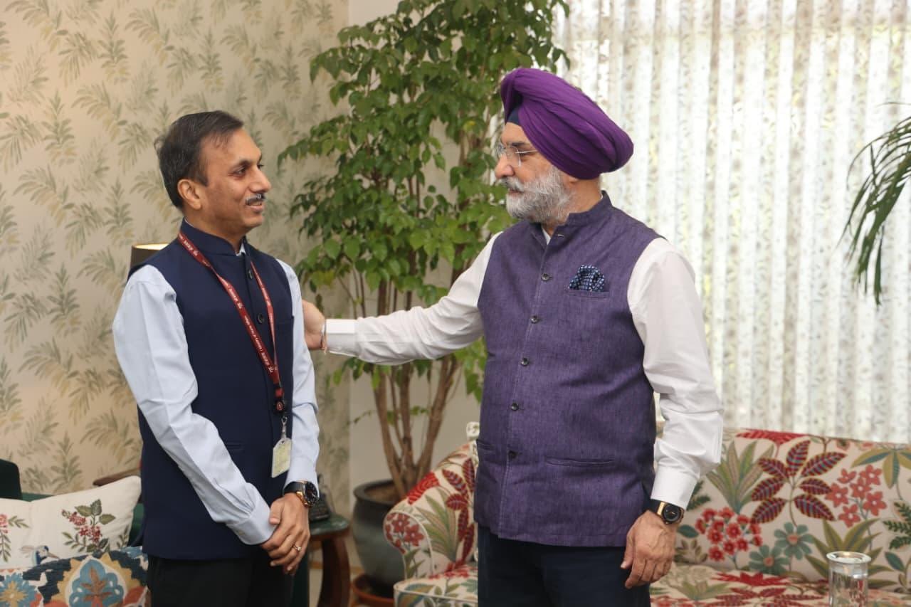 Shri Puneet Agrawal, the Ambassador-designate of India to Thailand called on Hon’ble Lt. Governor.