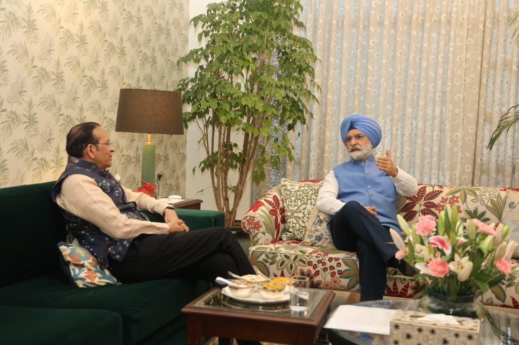 Shri Ajay Bisaria, Senior Diplomat and Former High Commissioner to Canada called on Hon'ble Lt. Governor.