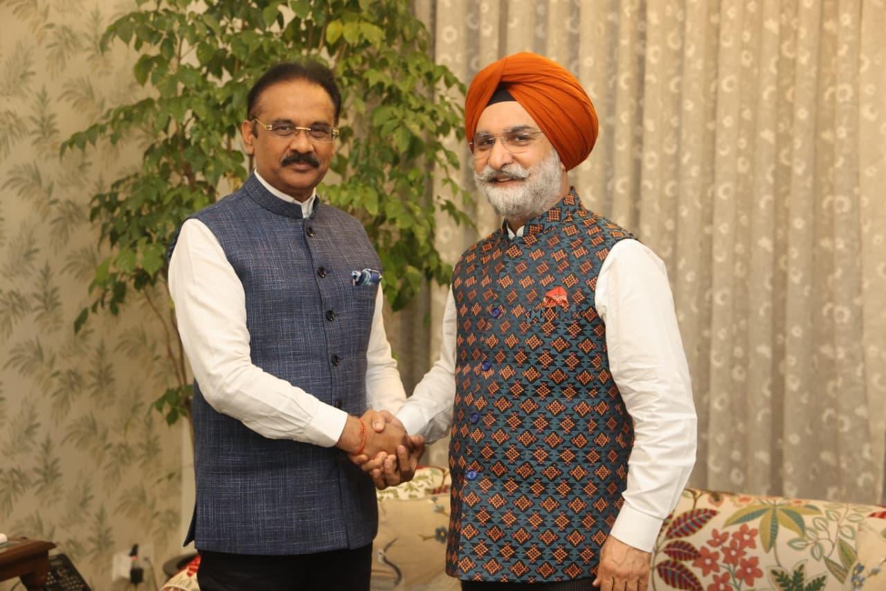 Shri Ashok Kumar Mittal, Member of Parliament along with Shri Pratham Mittal, Education Investor, called on Hon’ble Lt…