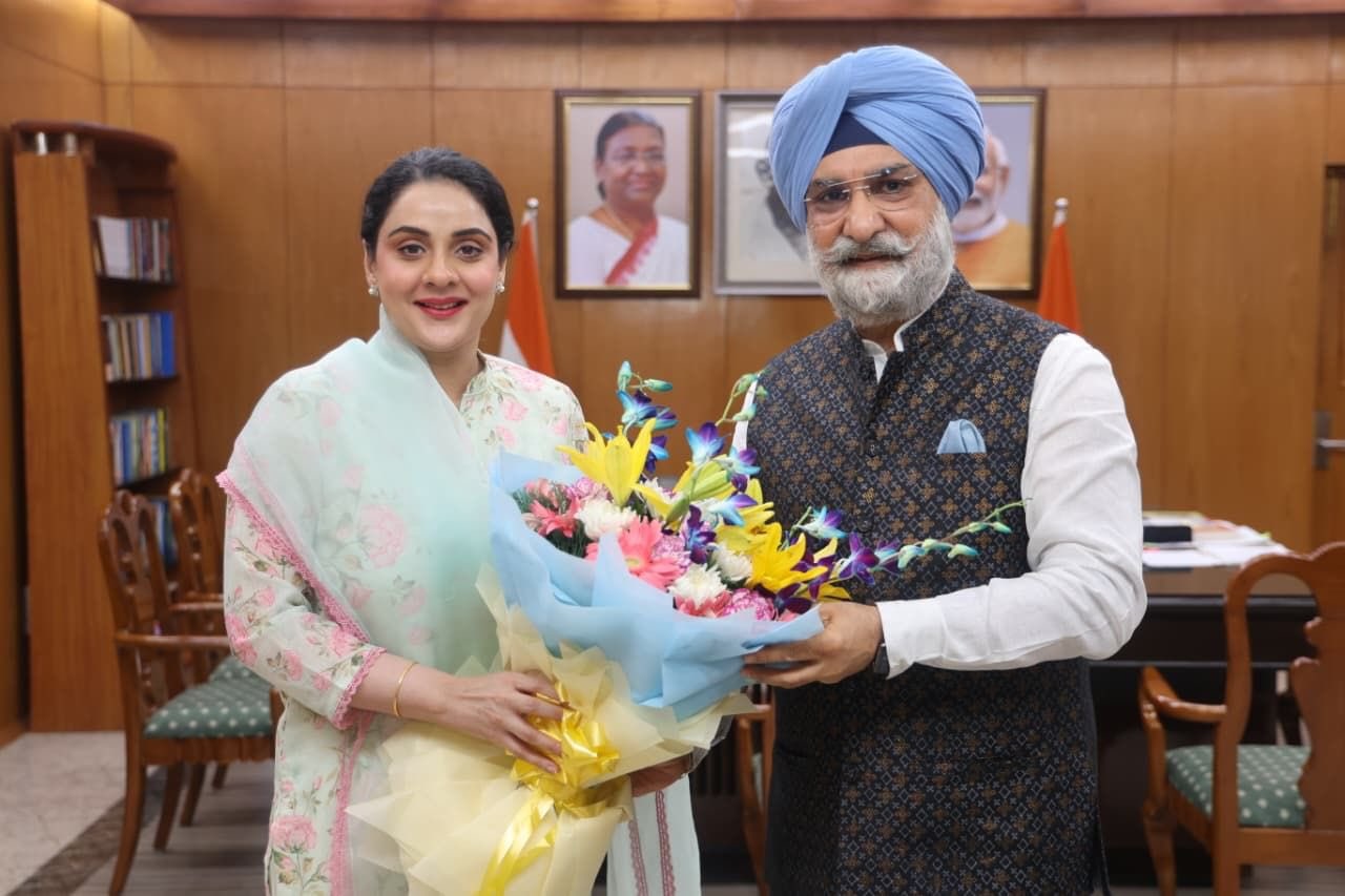Ms. Kausar Jahan, Chairperson, Delhi Haj Committee, called on Hon’ble Lt. Governor.