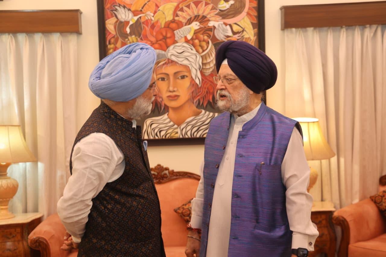 Hon’ble Lt. Governor called on Hon’ble Union Petroleum & Natural Gas Minister, Shri Hardeep Singh Puri.