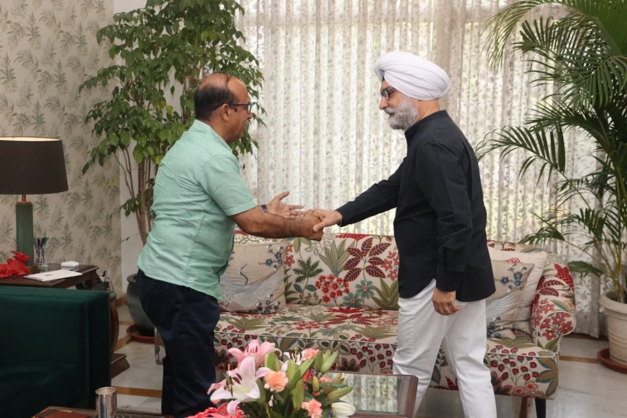 Shri Bhagwan Shankar, IAS (Retd) called on Hon’ble Lt. Governor.