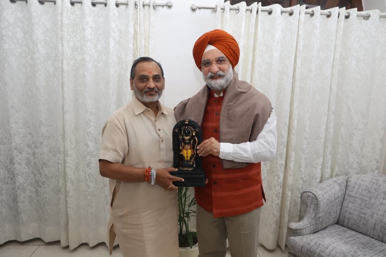 Shri Ajay Mahawar, MLA called on Hon’ble Lt. Governor.