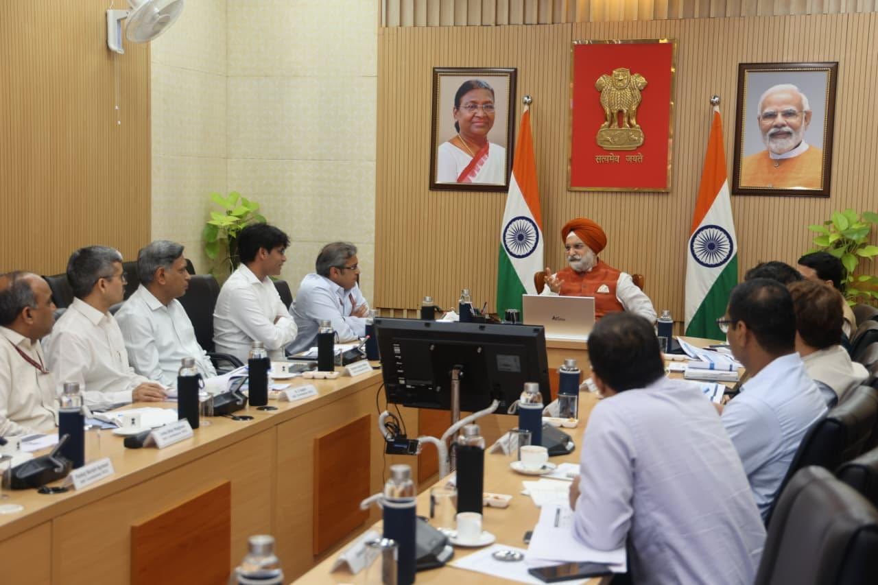 Hon’ble Lt. Governor chaired a high-level review meeting of Municipal Corporation of Delhi.