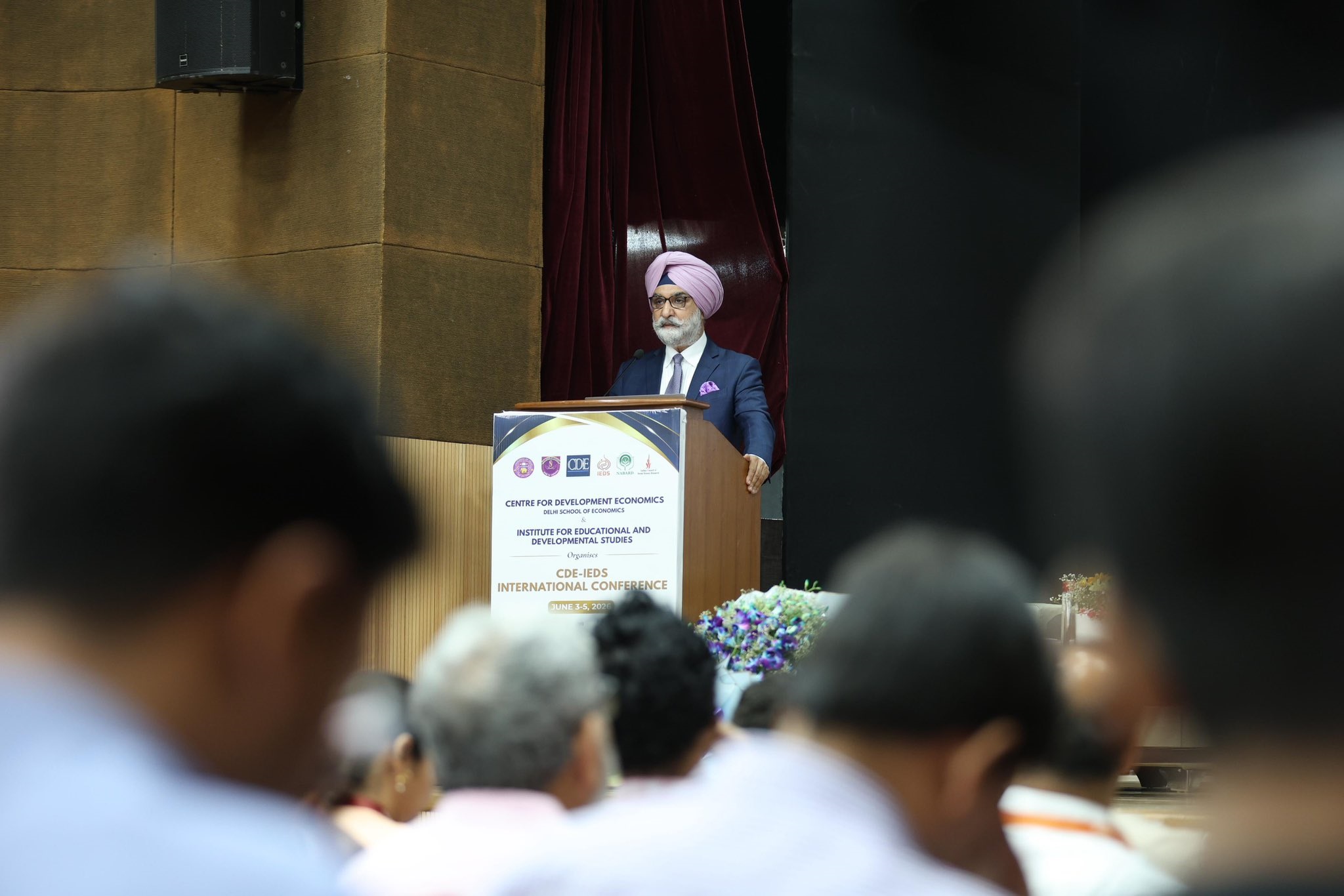 Hon’ble Lt. Governor addressed the CDE-IEDS International Conference at Delhi School of Economics.