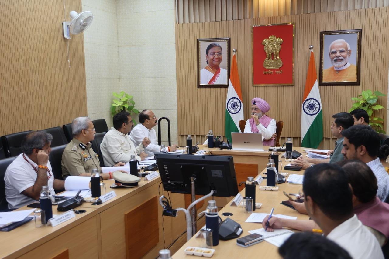 Hon’ble Lt. Governor chaired an emergency high-level review meeting along with Minister of Home, GNCTD, Shri Ashish…