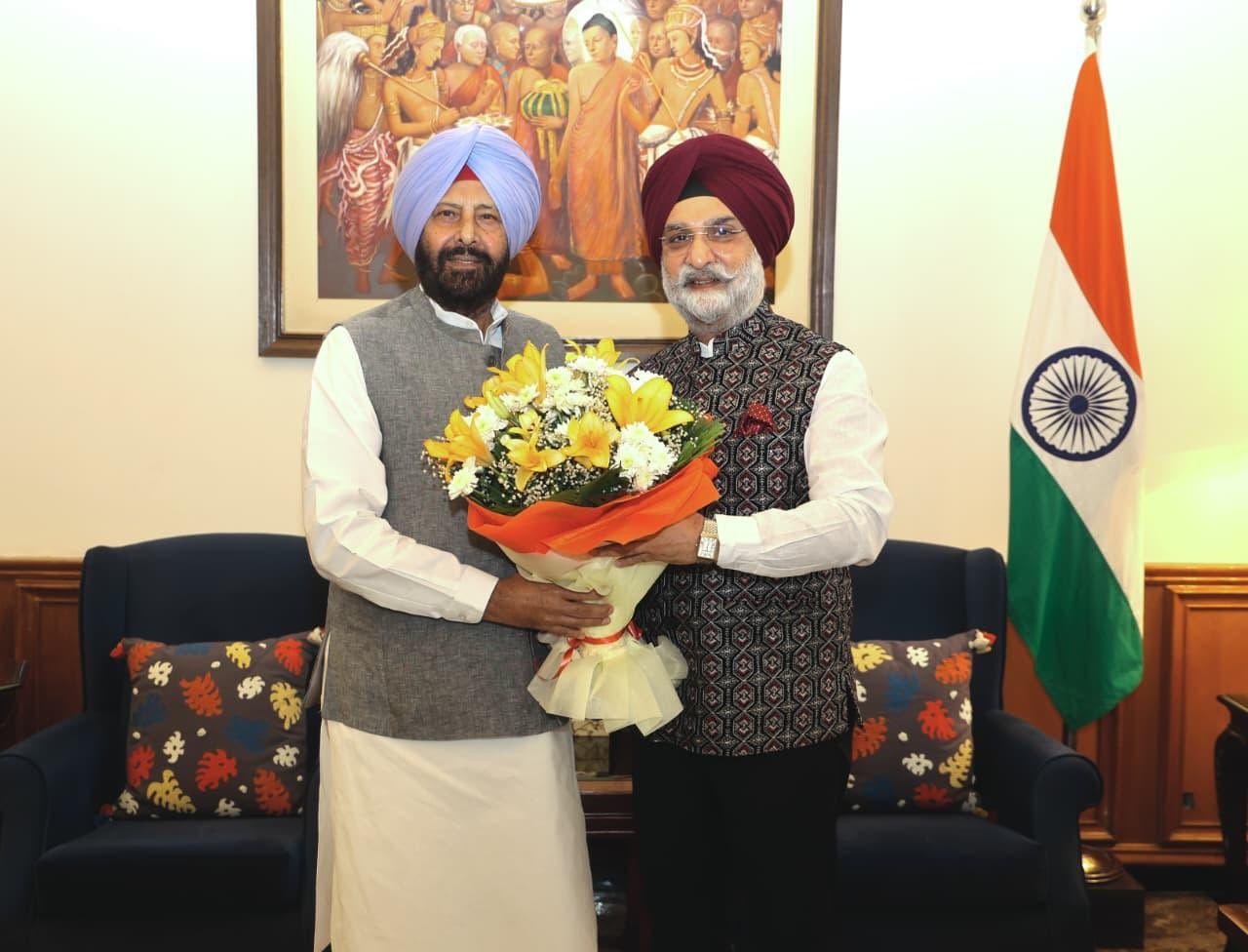 Shri Kewal Singh Dhillon, State President, BJP, Punjab called on Hon’ble Lt. Governor.