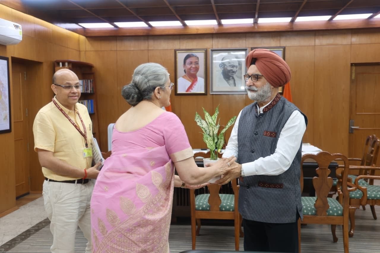 Ms. Neena Jolly, Founder, Adharshila Trust, along with pediatrician Dr. Abhijeet Saha, called on Hon’ble Lt. Governor.