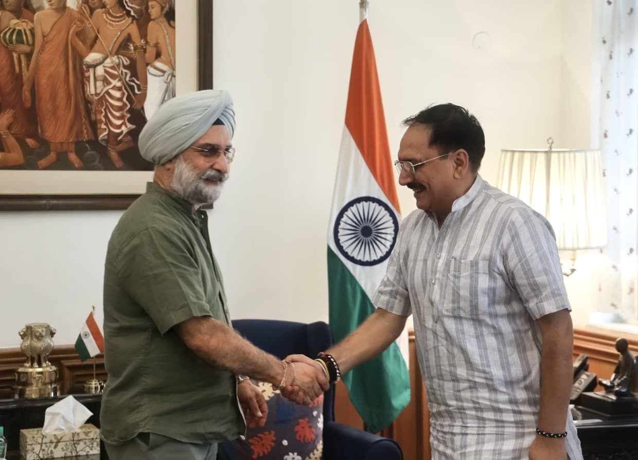 Former Delhi BJP President Shri Virendra Sachdeva called on Hon’ble Lt. Governor.