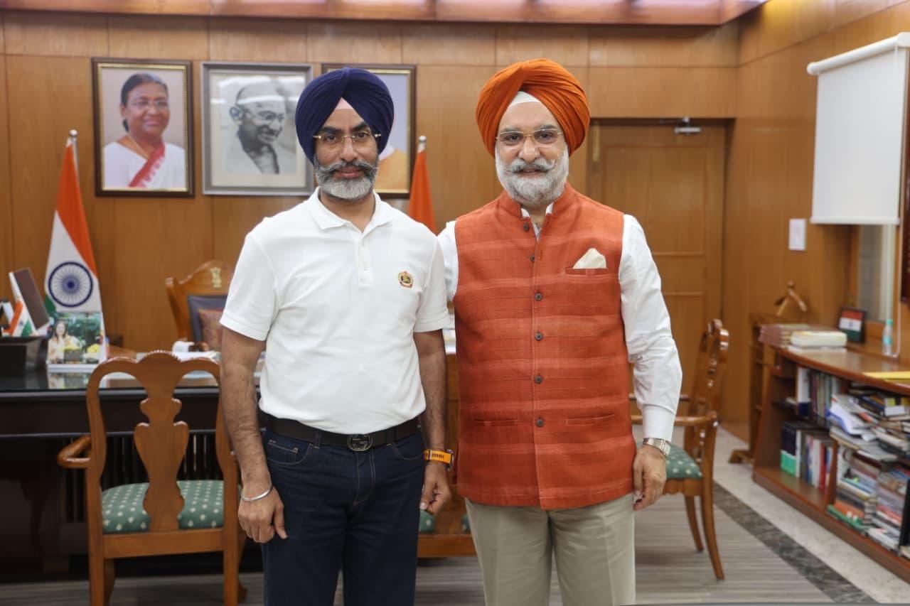 Shri Ajaypal Singh Dhaliwal, the first Canadian Punjabi Indian origin mountaineer to climb Mount Everest called on Hon’…
