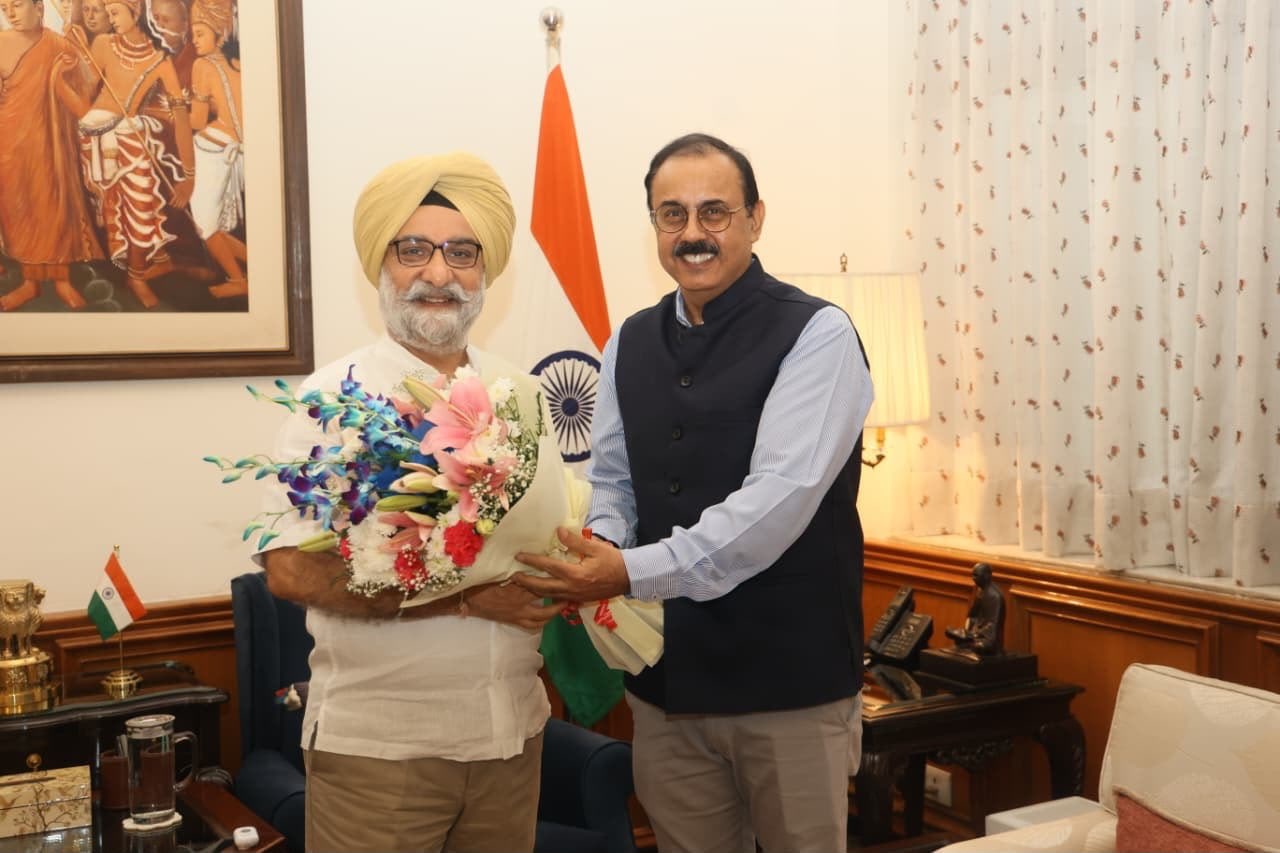 Shri Khushwant Singh Sethi, Information Commissioner, Central Information Commission (CIC), called on Hon’ble Lt.…