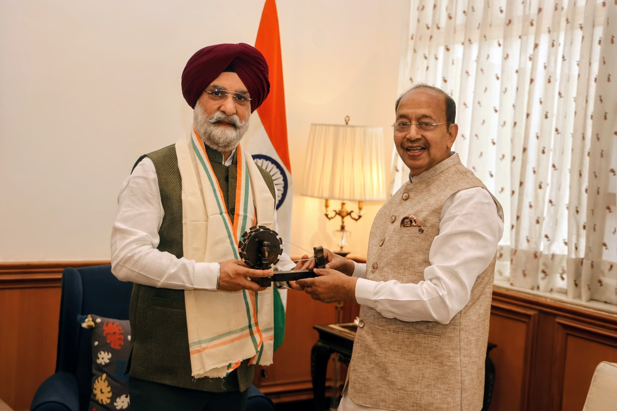 Shri Vijay Goel, Former Union Minister & Vice Chairman, Gandhi Smriti and Darshan Samiti, called on Hon’ble Lt.…
