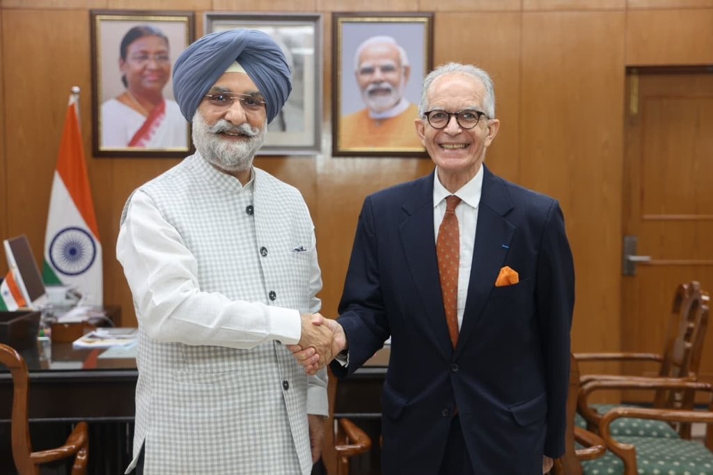 Mr. Kazem Samandari, Executive Chairman & Co-founder, L’Opéra, called  on Hon’ble Lt. Governor.
