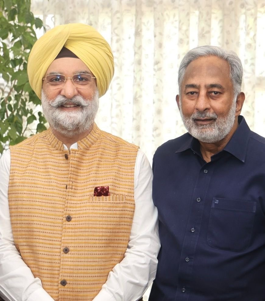Shri Madhusudan Prasad, Former Secretary, Ministry of Urban Development, called on Hon’ble Lt. Governor.