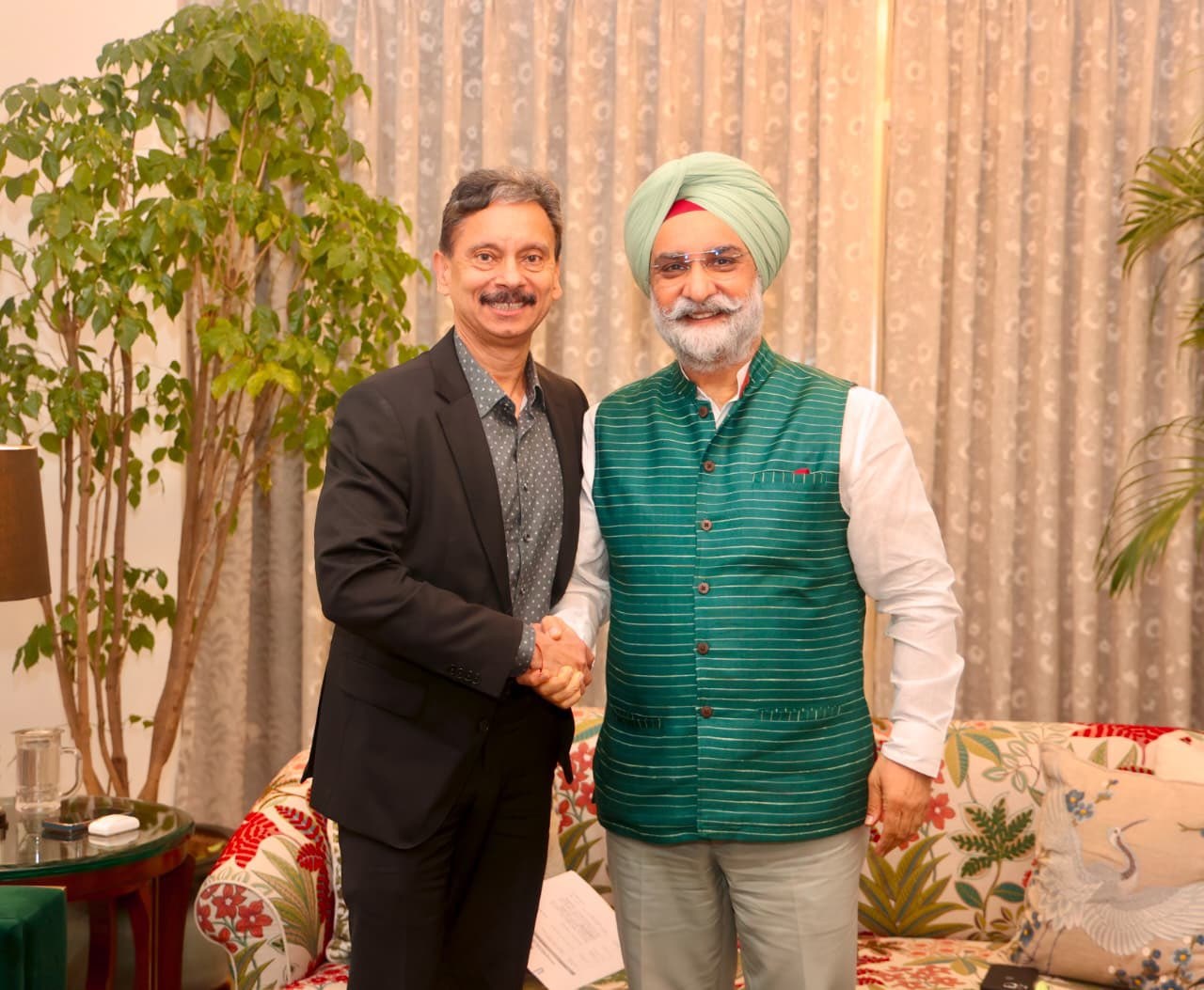 Shri Maninder Gill, Senior Director, World Bank Group called on Hon’ble Lt. Governor.