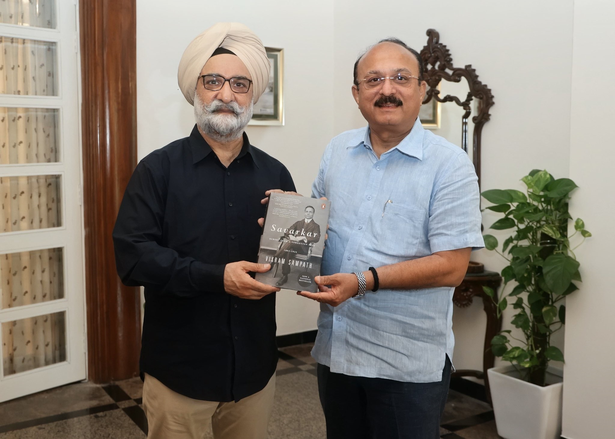 Shri Ashish Sood, Hon’ble Minister, GNCTD, called on Hon’ble Lt. Governor.