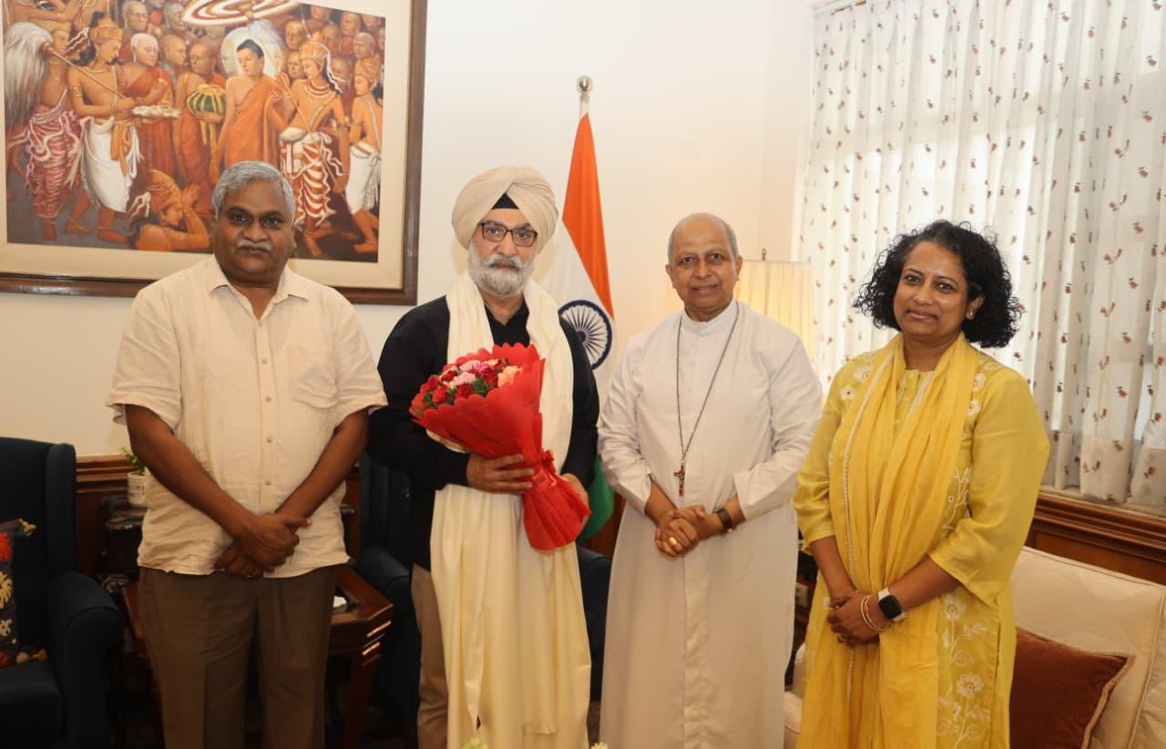 Rev. Anil J.T. Couto, Archbishop of Delhi, called on Hon’ble Lt. Governor.